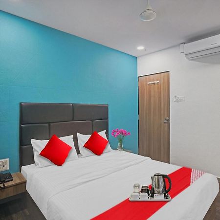 Hotel O Infinity Surat Esterno foto