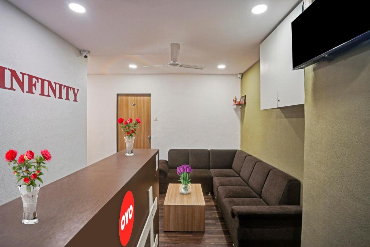 Hotel O Infinity Surat Esterno foto