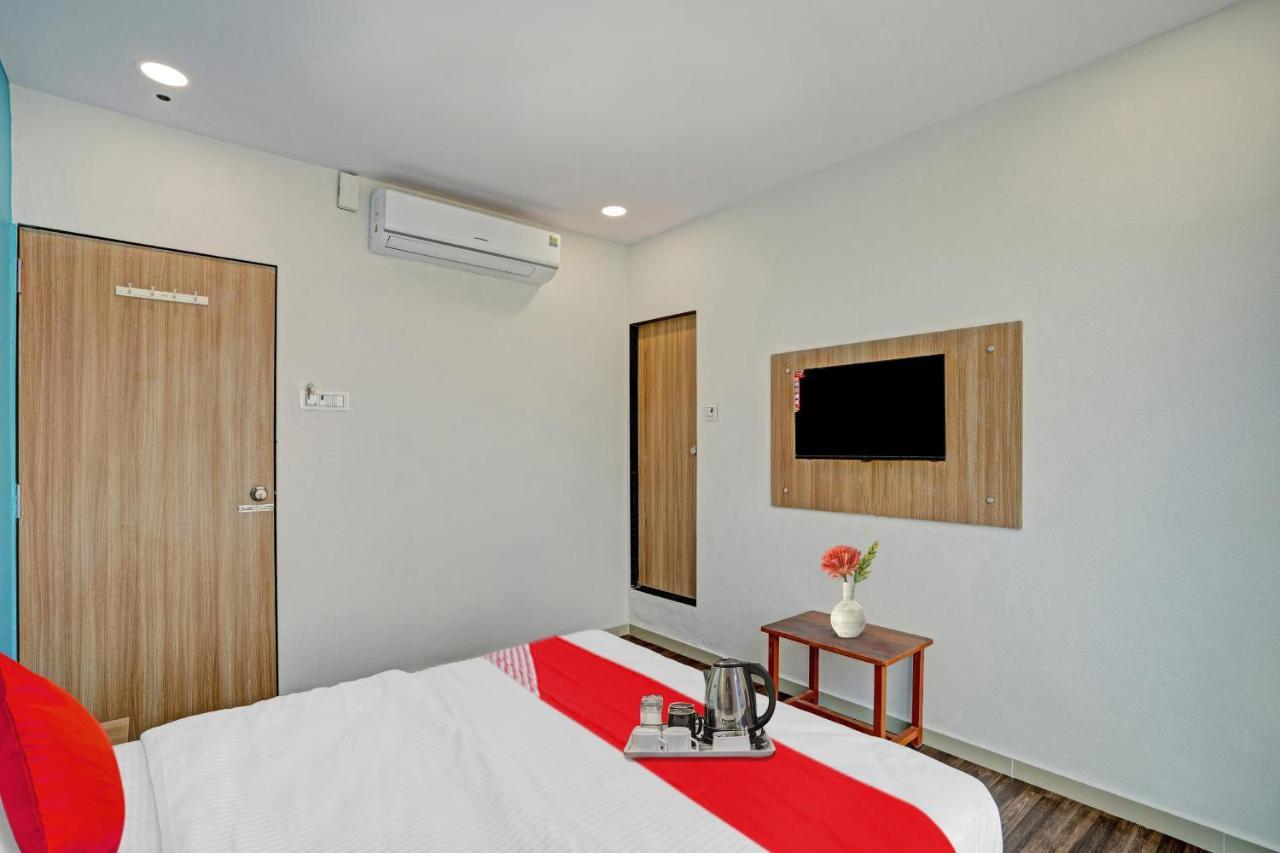 Hotel O Infinity Surat Esterno foto